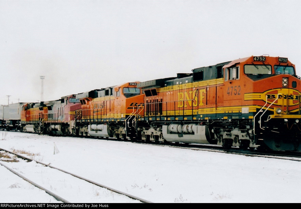 BNSF 4752 East